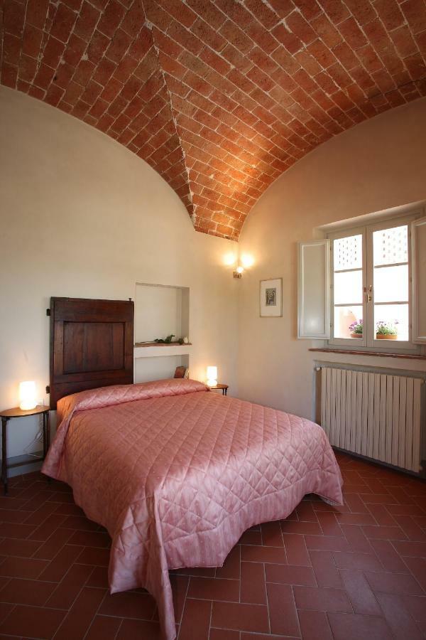 Agriturismo Podere La Casa Palaia Exterior photo